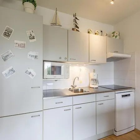 Apartment Cozy With Balcony