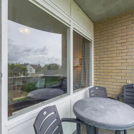 Apartment Cozy With Balcony