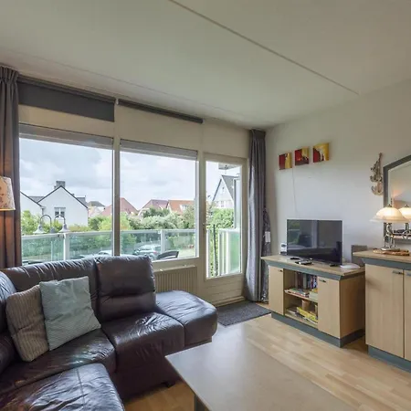 Cozy With Balcony Apartment