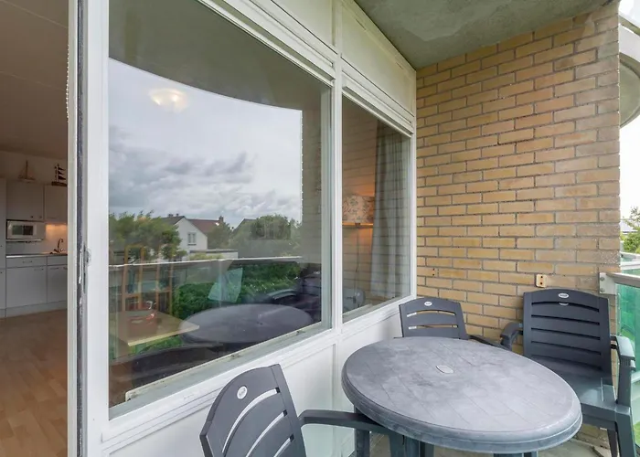 아파트 In Near The Dunes